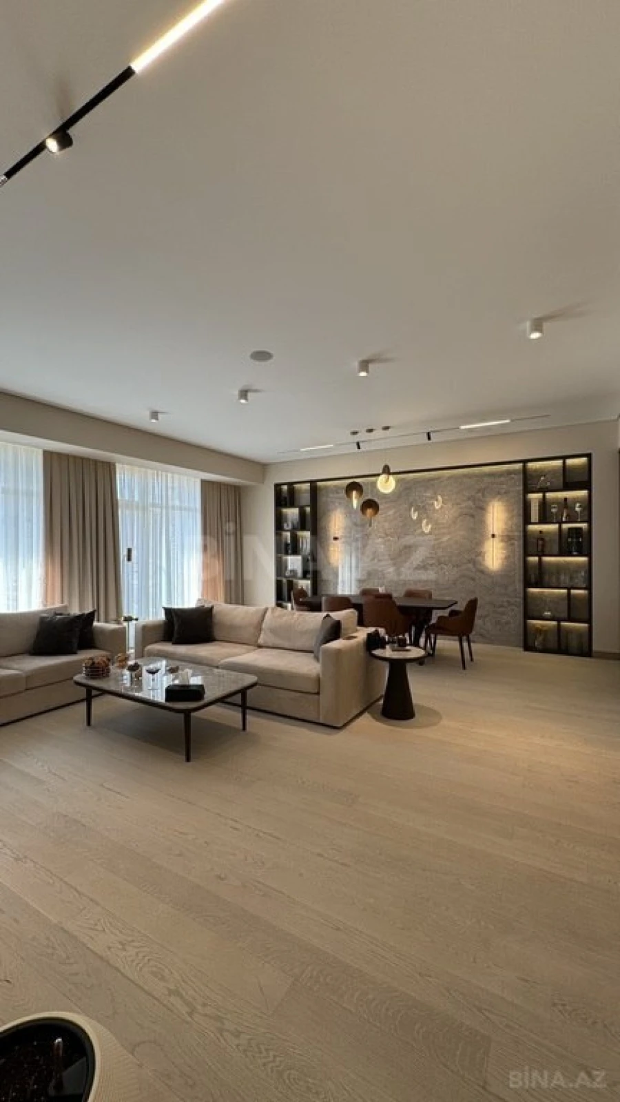 Satılır 2 otaqlı mənzil 98 m²