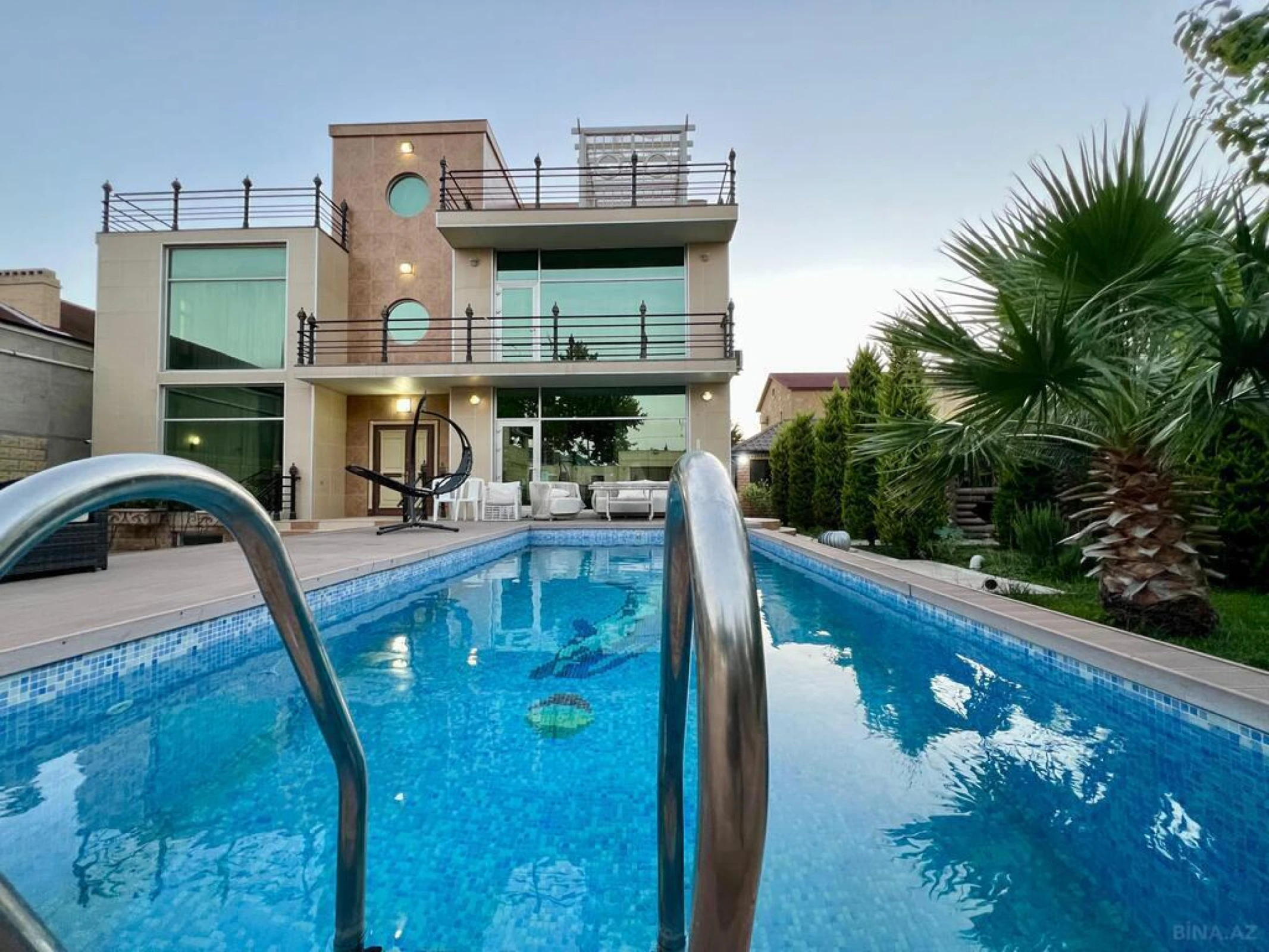 Kirayə verilir 5 otaqlı həyət evi 400 m²