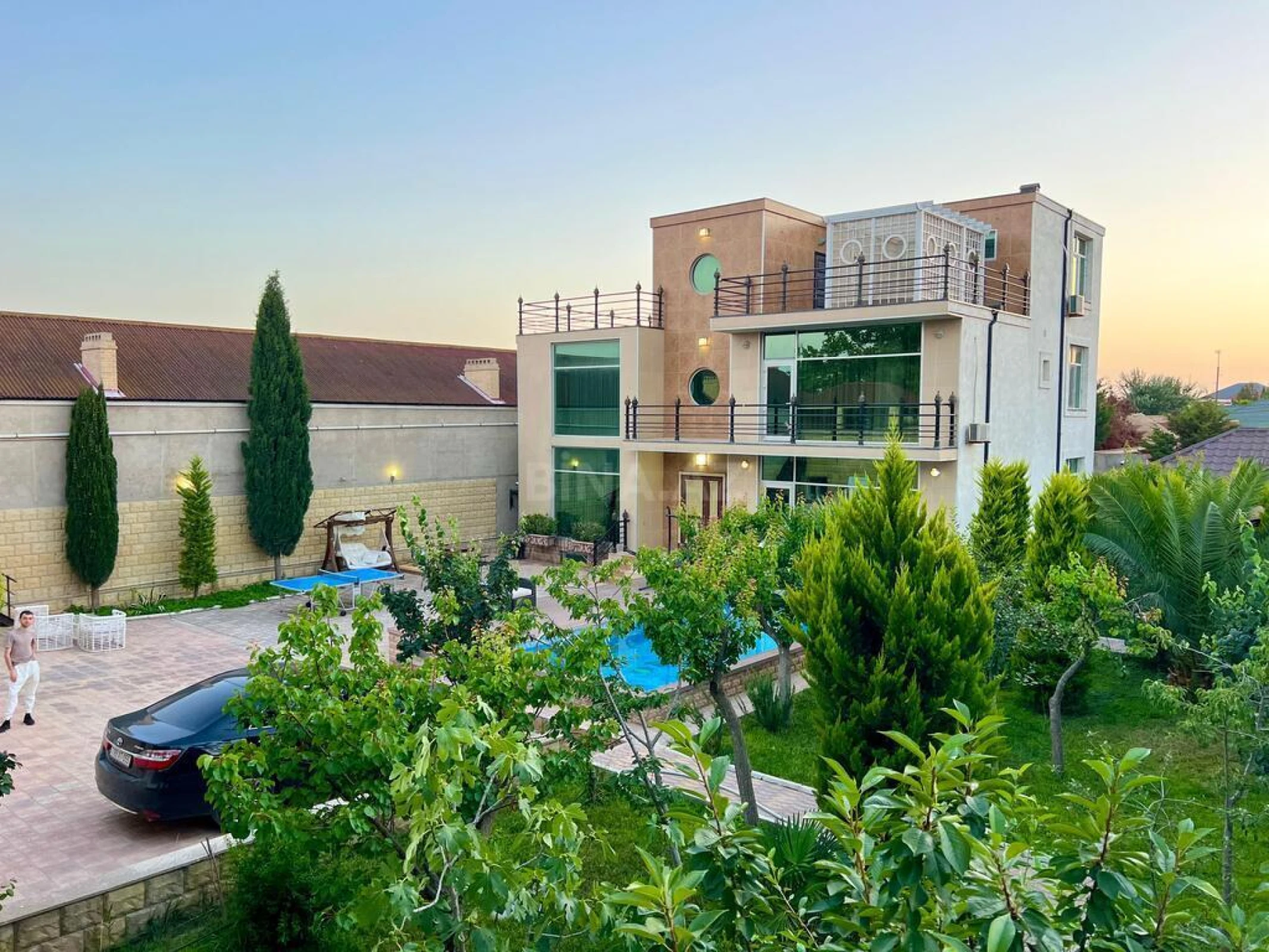 Kirayə verilir 5 otaqlı həyət evi 400 m²