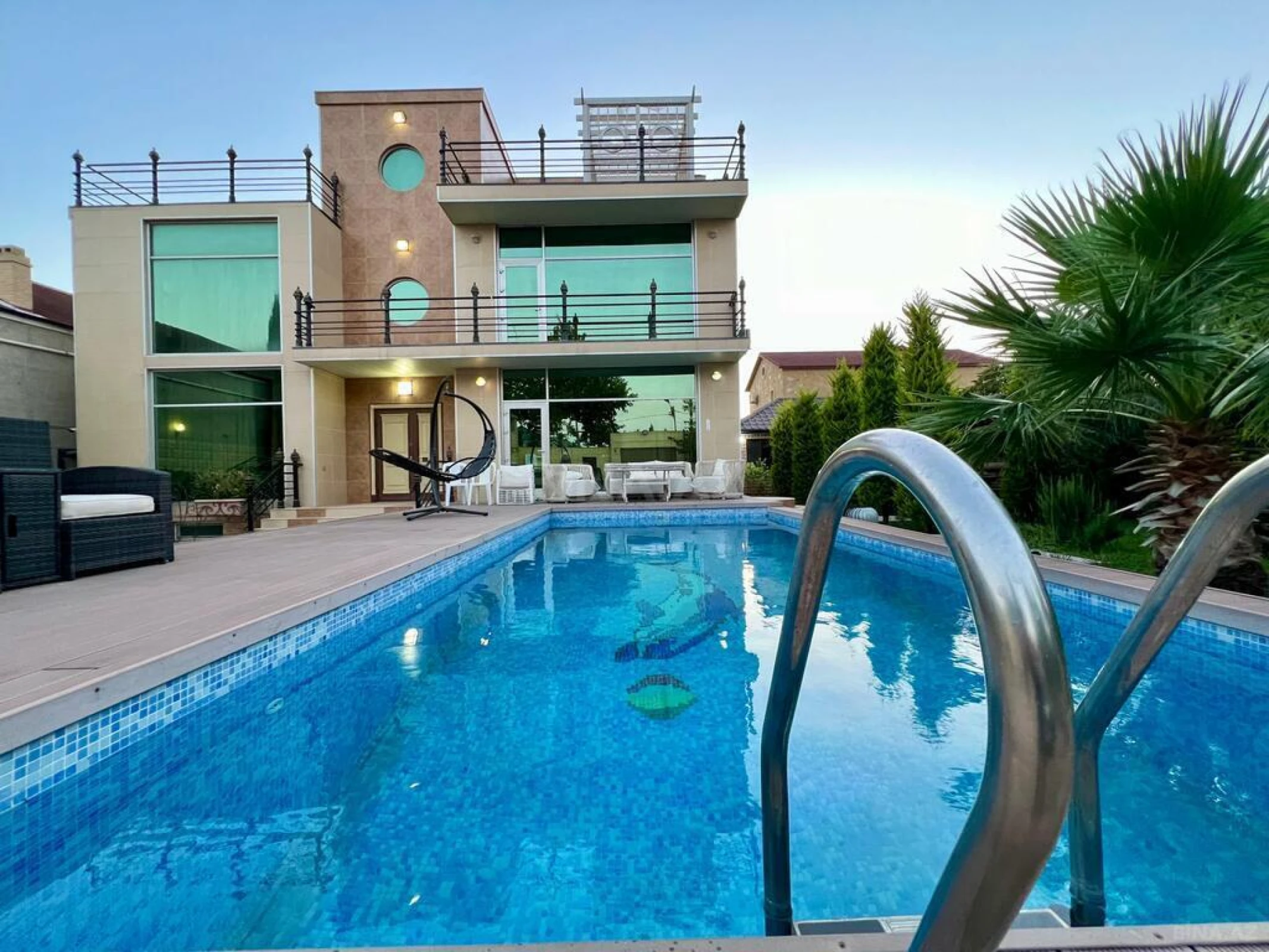 Kirayə verilir 5 otaqlı həyət evi 400 m²