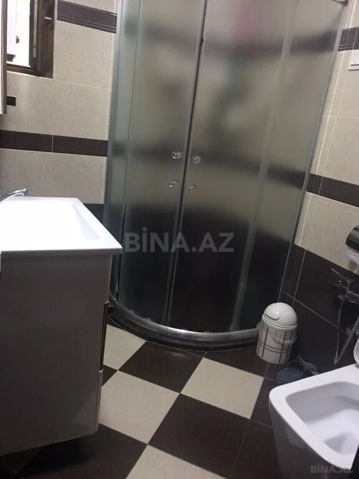 Satılır 4 otaqlı mənzil 102 m²