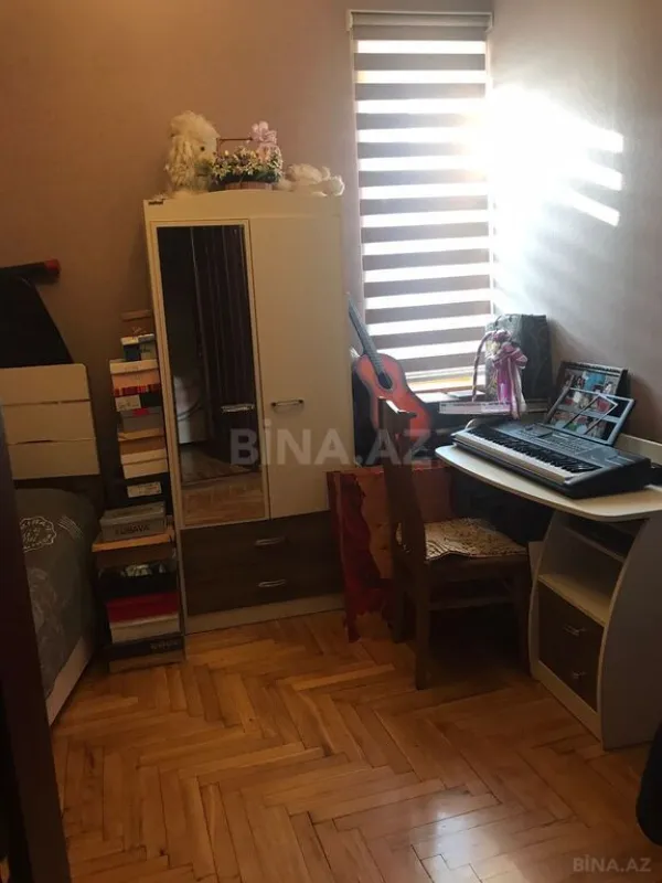 Satılır 4 otaqlı mənzil 102 m²