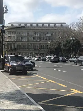 Satılır 4 otaqlı mənzil 102 m²