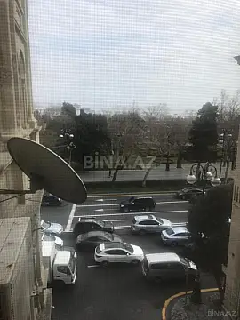 Satılır 4 otaqlı mənzil 102 m²