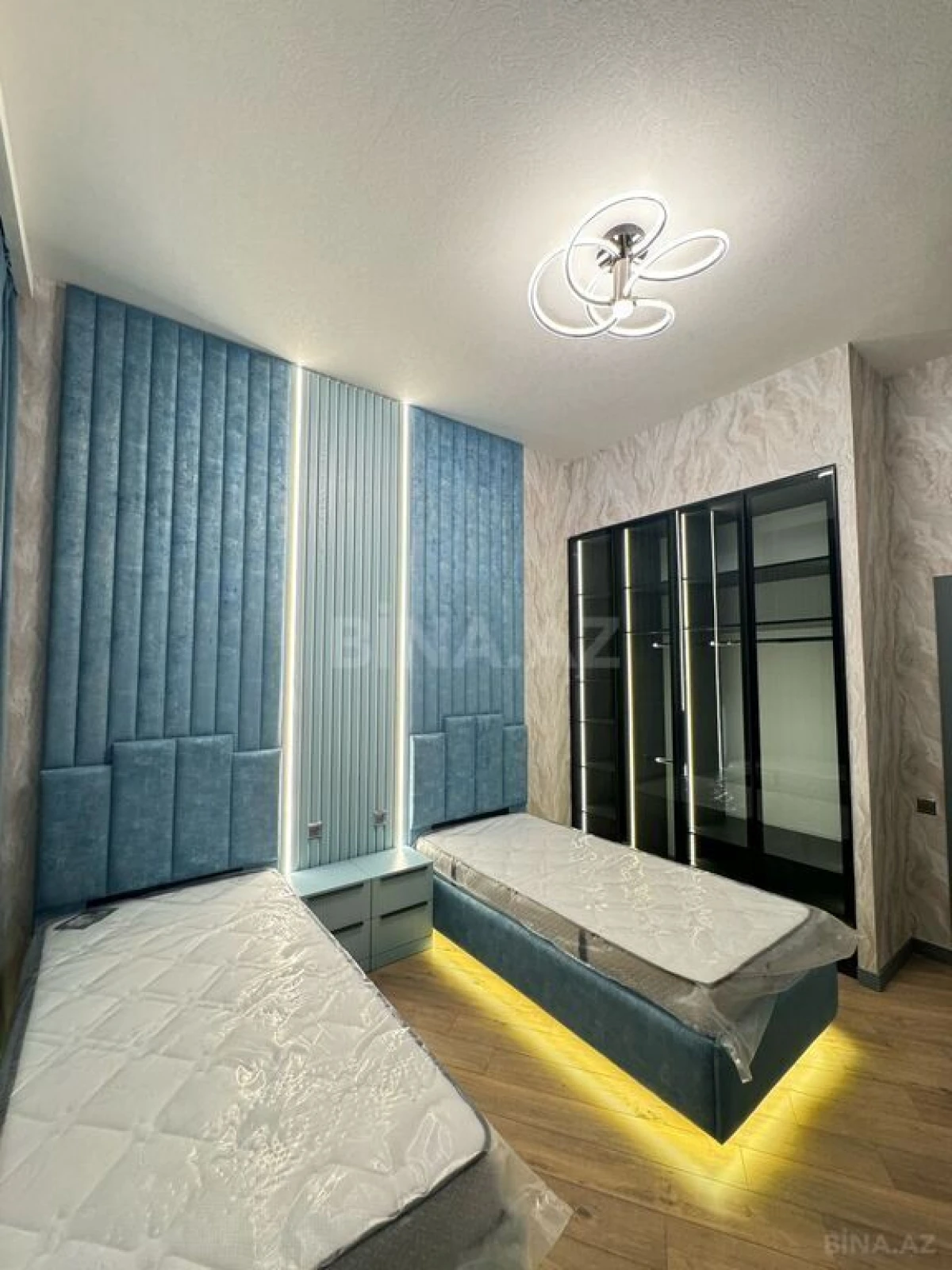 Satılır 5 otaqlı həyət evi 300 m²