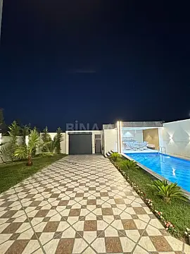 Satılır 5 otaqlı həyət evi 300 m²