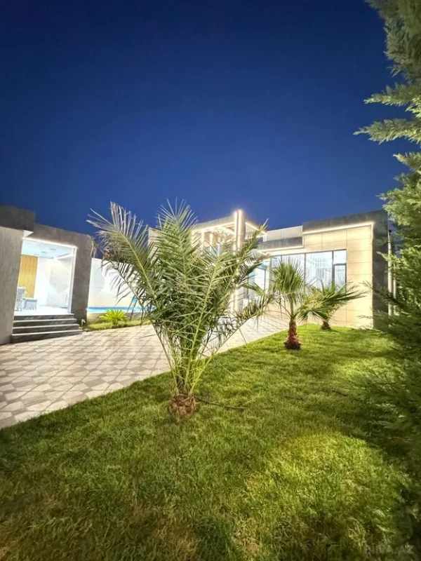 Satılır 5 otaqlı həyət evi 300 m²
