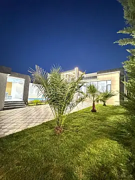 Satılır 5 otaqlı həyət evi 300 m²