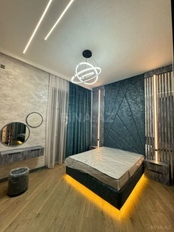 Satılır 5 otaqlı həyət evi 300 m²