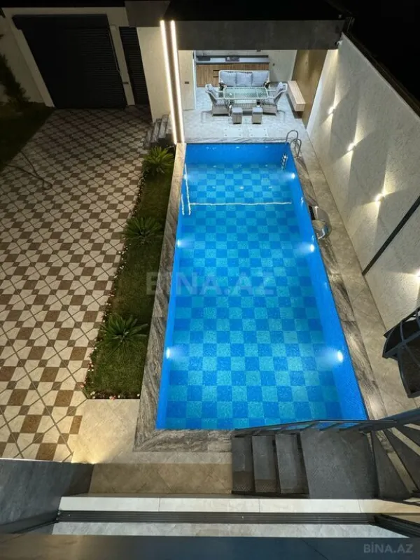 Satılır 5 otaqlı həyət evi 300 m²
