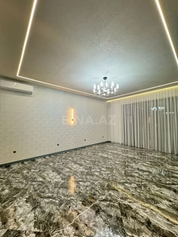 Satılır 5 otaqlı həyət evi 300 m²