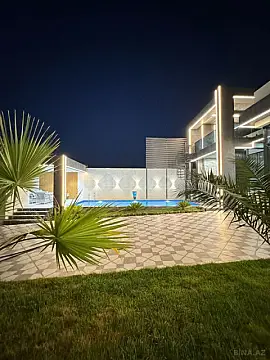 Satılır 5 otaqlı həyət evi 300 m²