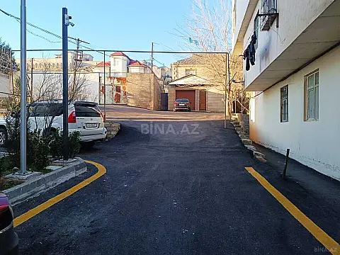 Satılır obyekt 180 m²