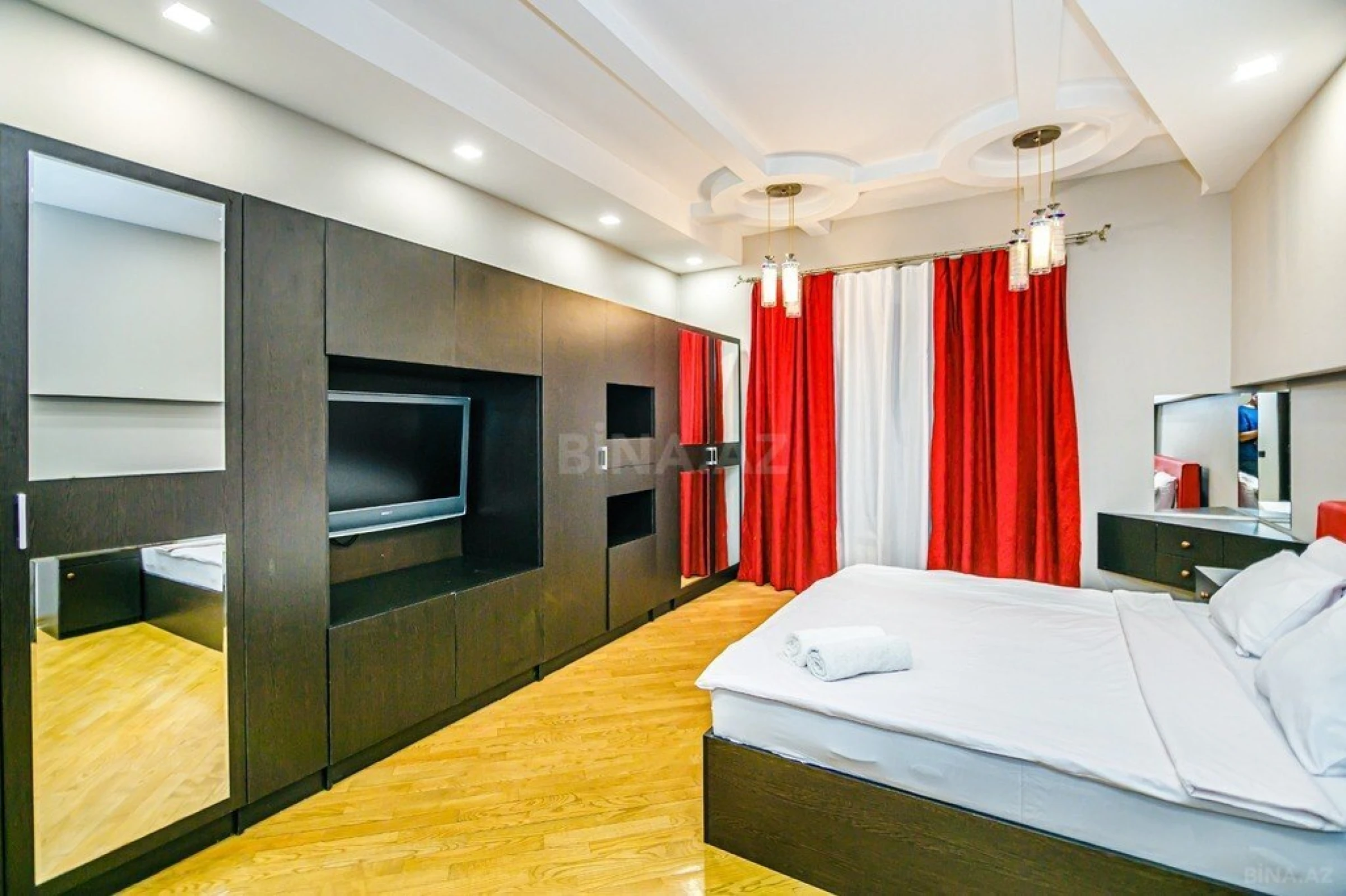 Kirayə verilir 3 otaqlı mənzil 175 m²