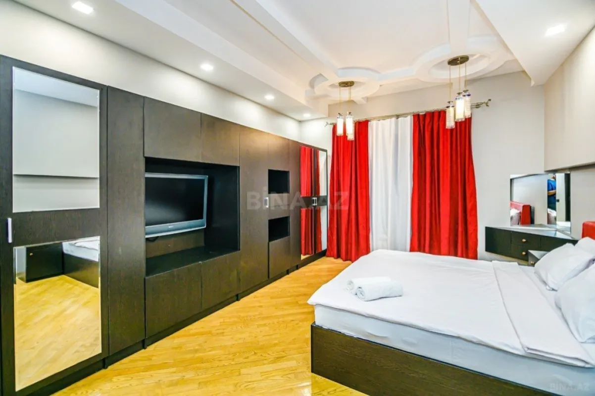 Kirayə verilir 3 otaqlı mənzil 175 m²