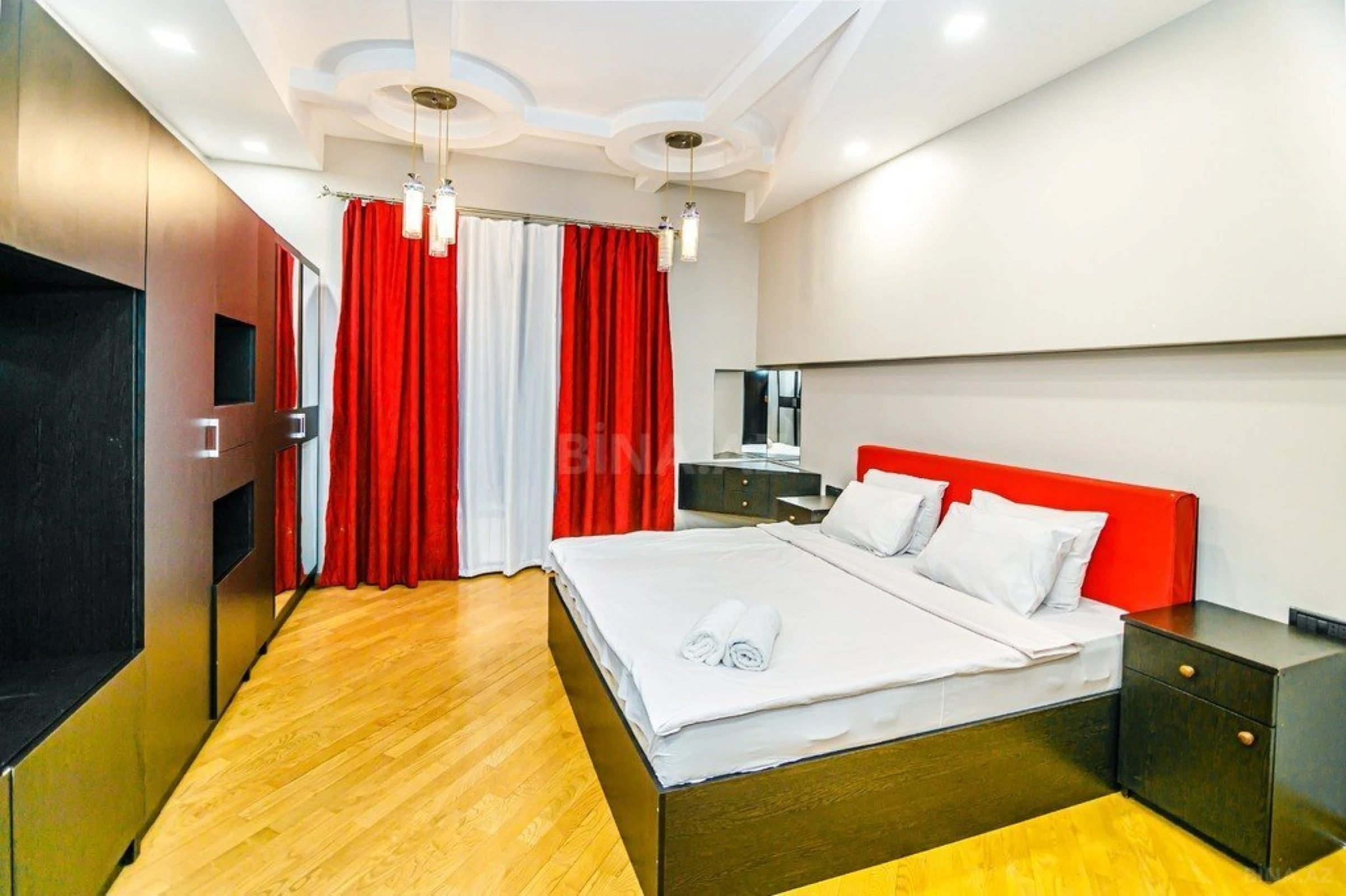 Kirayə verilir 3 otaqlı mənzil 175 m²