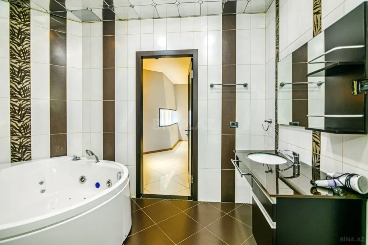 Kirayə verilir 3 otaqlı mənzil 175 m²