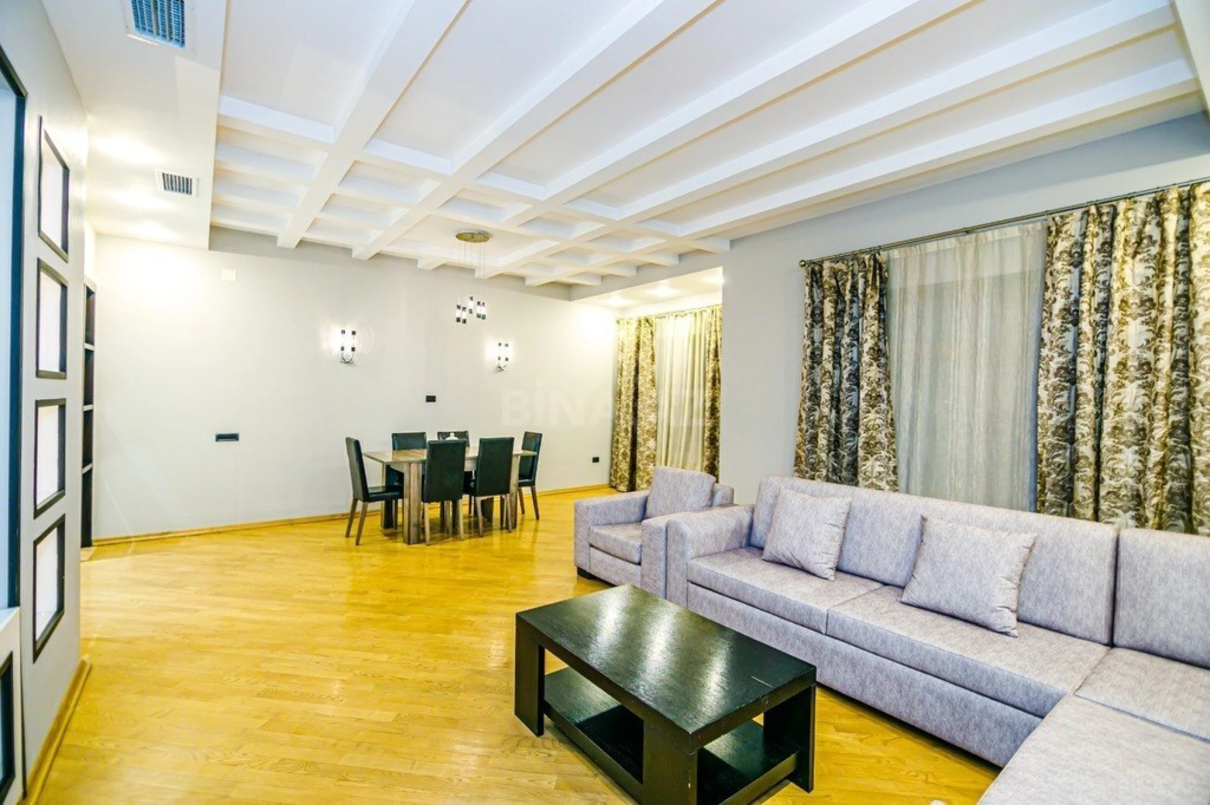 Kirayə verilir 3 otaqlı mənzil 175 m²