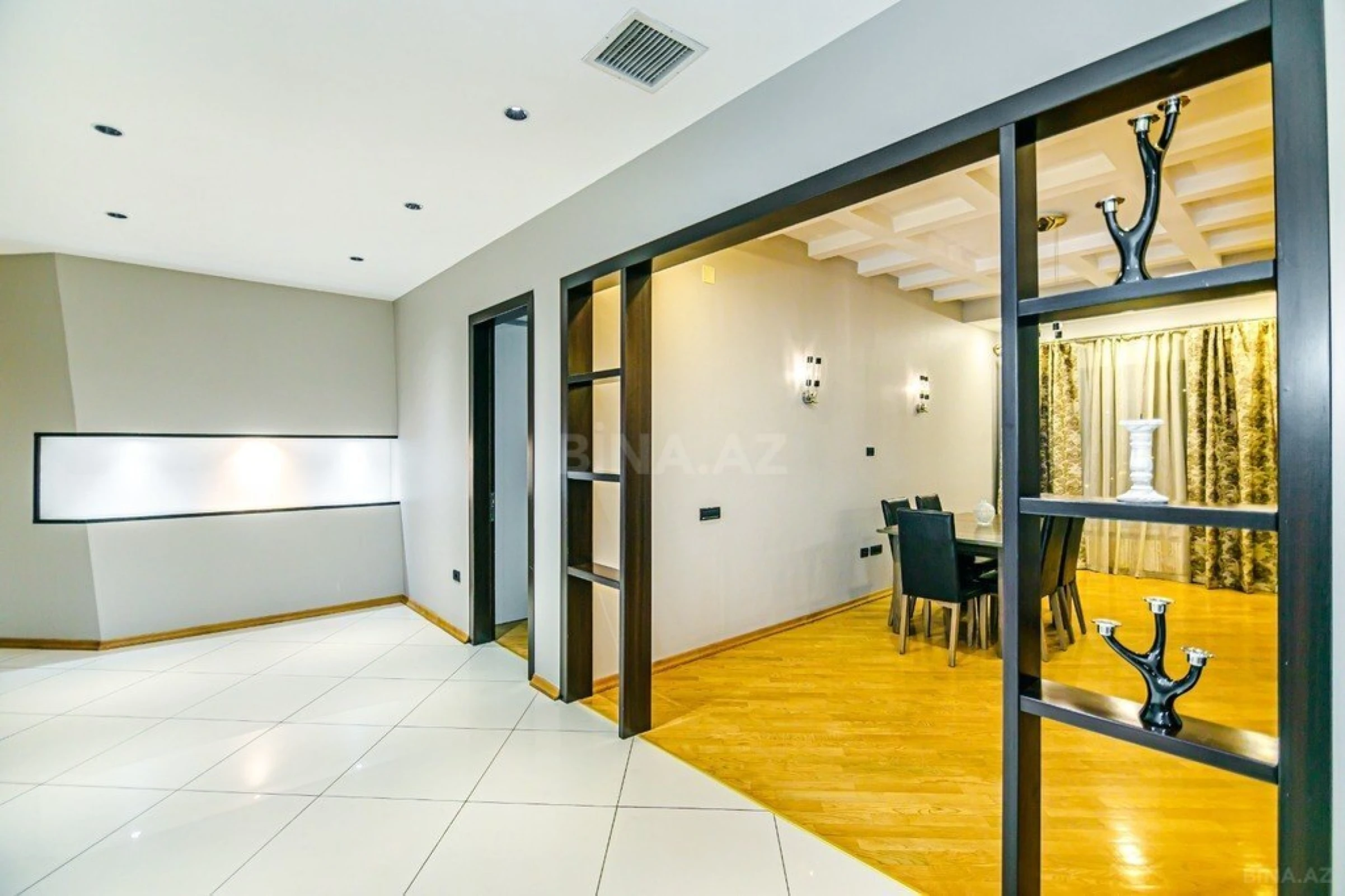 Kirayə verilir 3 otaqlı mənzil 175 m²