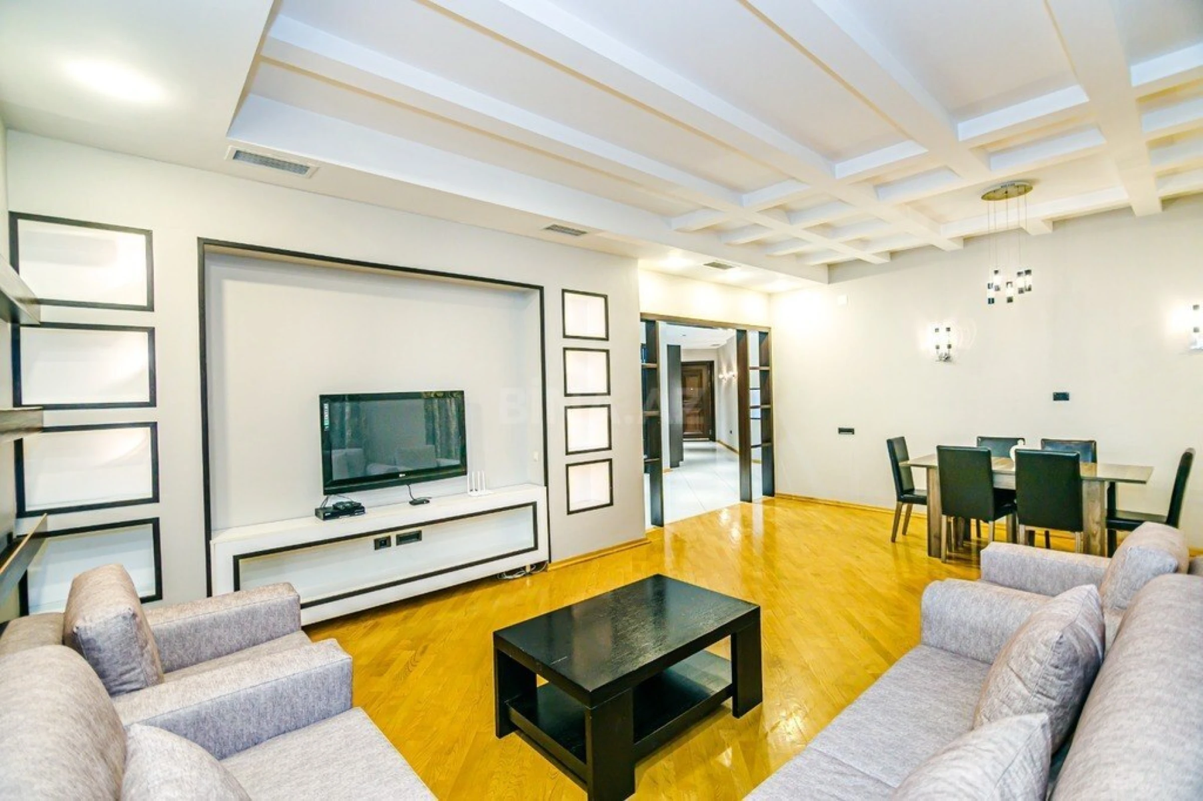 Kirayə verilir 3 otaqlı mənzil 175 m²