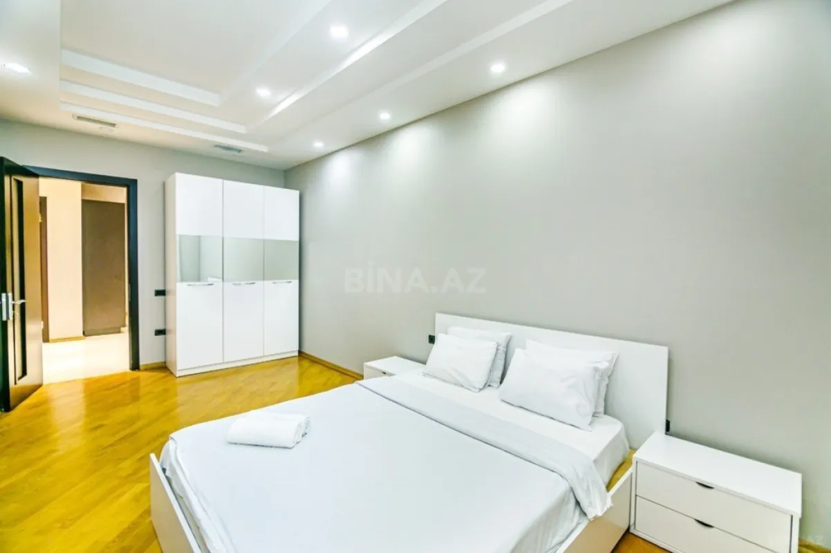 Kirayə verilir 3 otaqlı mənzil 175 m²