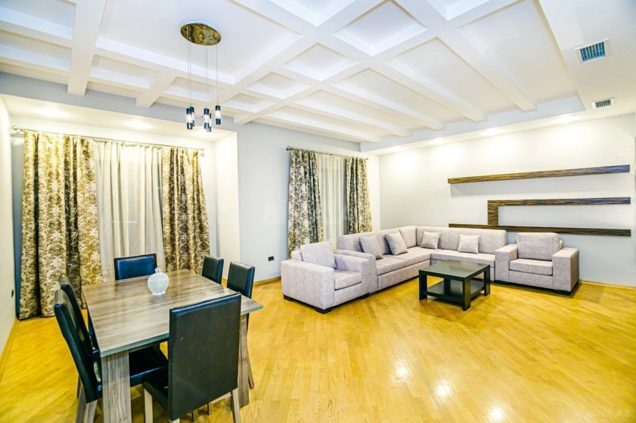 Kirayə verilir 3 otaqlı mənzil 175 m²