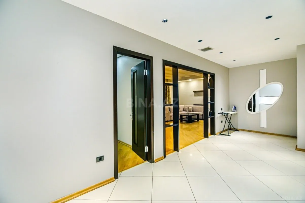 Kirayə verilir 3 otaqlı mənzil 175 m²