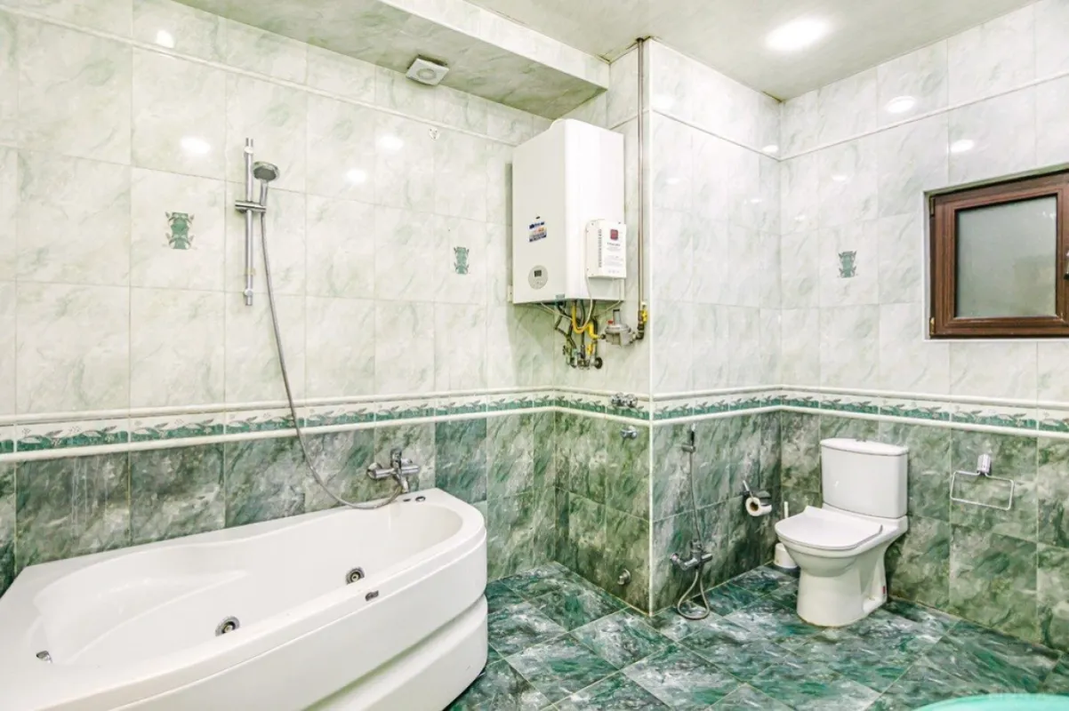 Kirayə verilir 5 otaqlı mənzil 275 m²