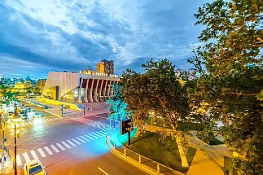 Kirayə verilir 5 otaqlı mənzil 275 m²