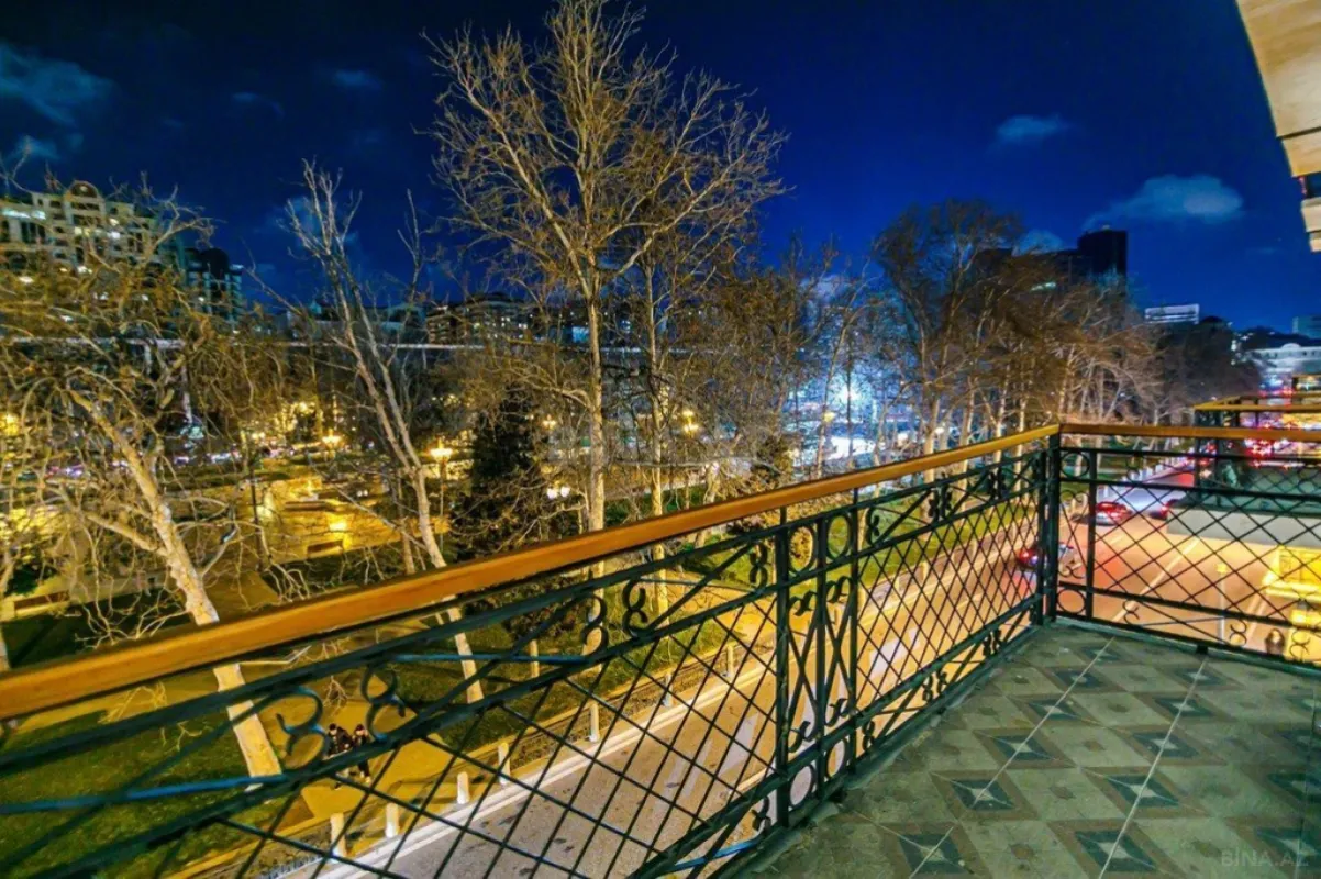 Kirayə verilir 5 otaqlı mənzil 275 m²