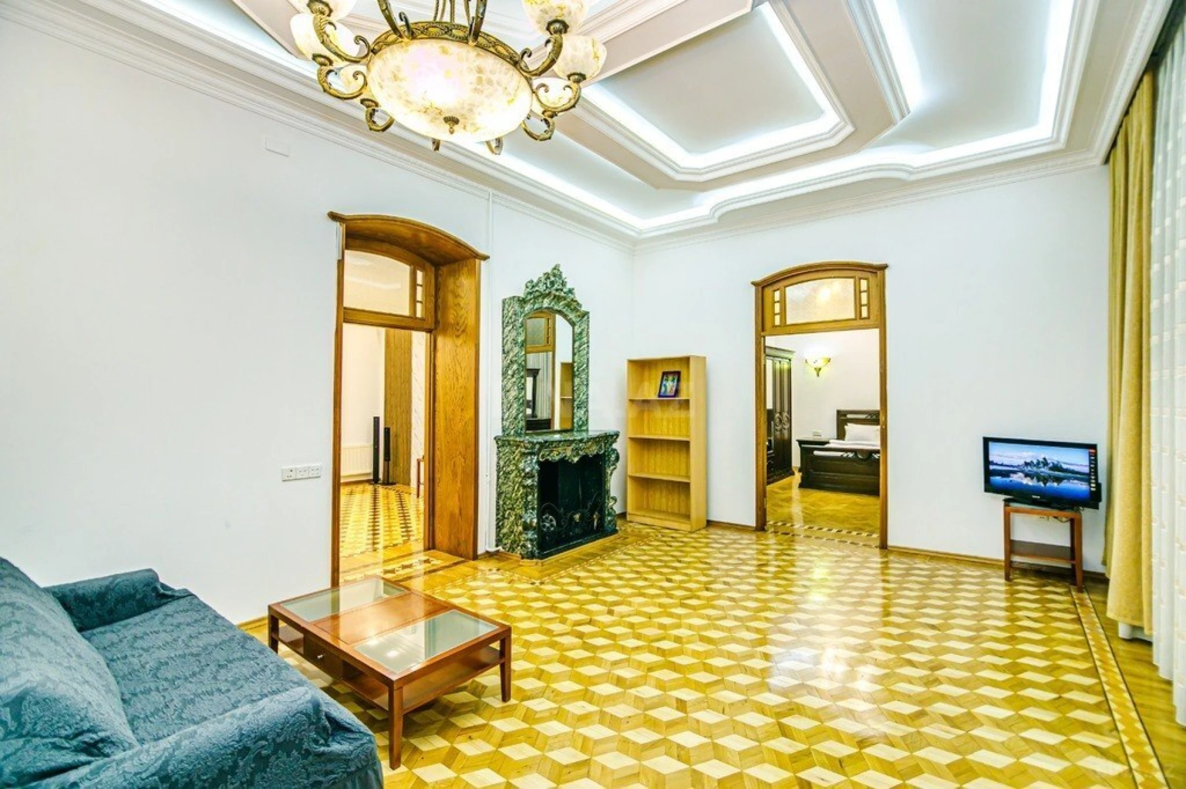 Kirayə verilir 5 otaqlı mənzil 275 m²