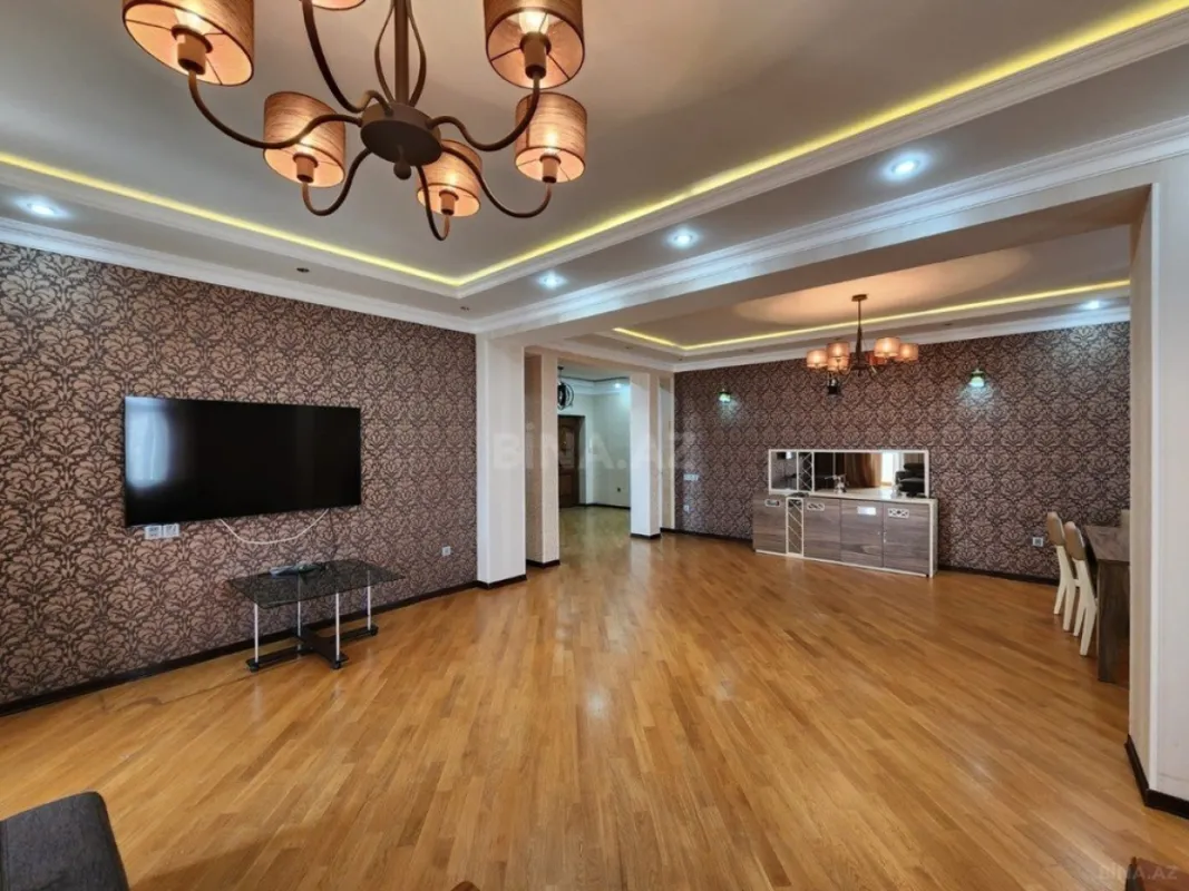 Kirayə verilir 3 otaqlı mənzil 170 m²