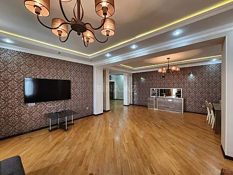 Kirayə verilir 3 otaqlı mənzil 170 m²
