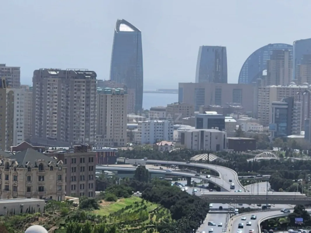 Kirayə verilir 3 otaqlı mənzil 170 m²