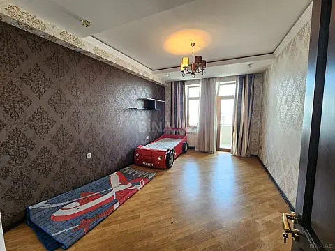 Kirayə verilir 3 otaqlı mənzil 170 m²