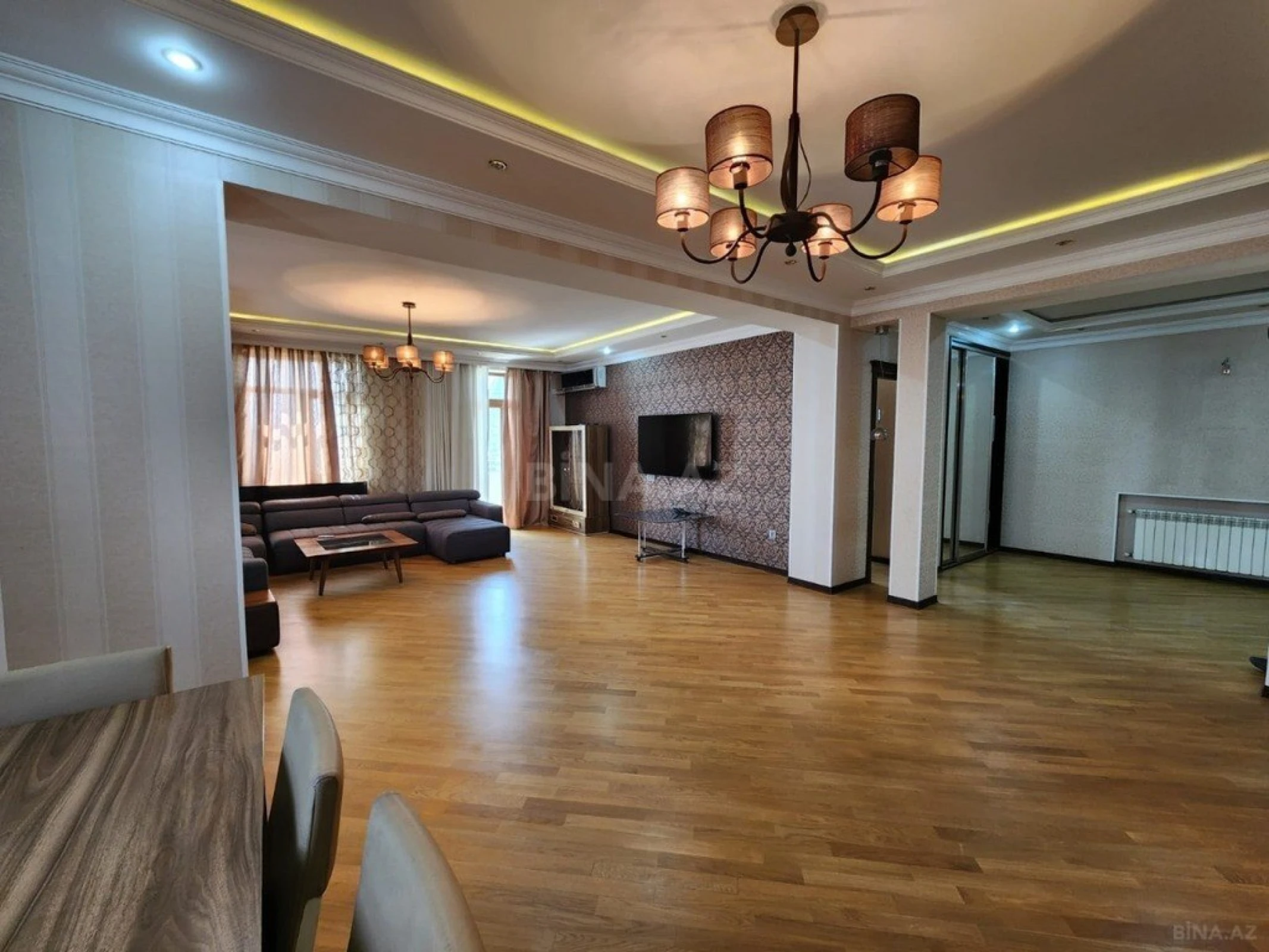 Kirayə verilir 3 otaqlı mənzil 170 m²
