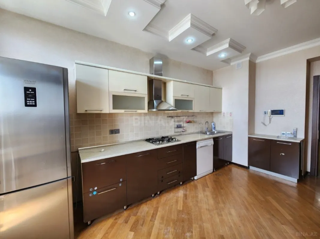 Kirayə verilir 3 otaqlı mənzil 170 m²