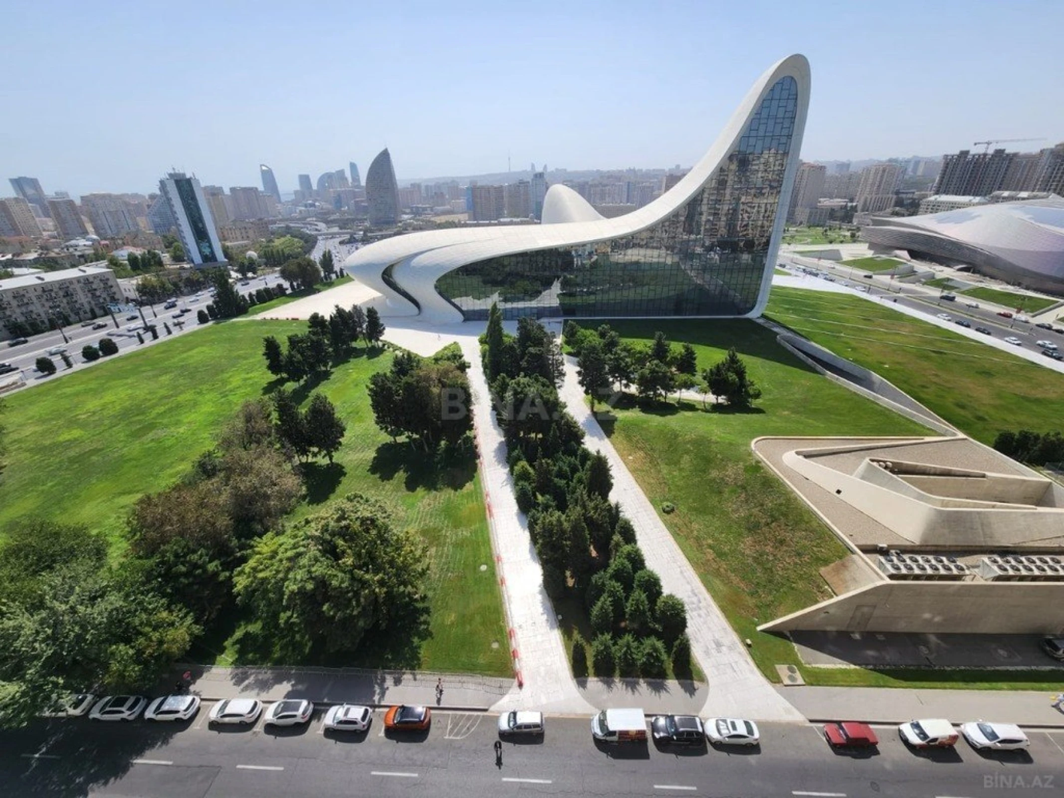 Kirayə verilir 3 otaqlı mənzil 170 m²