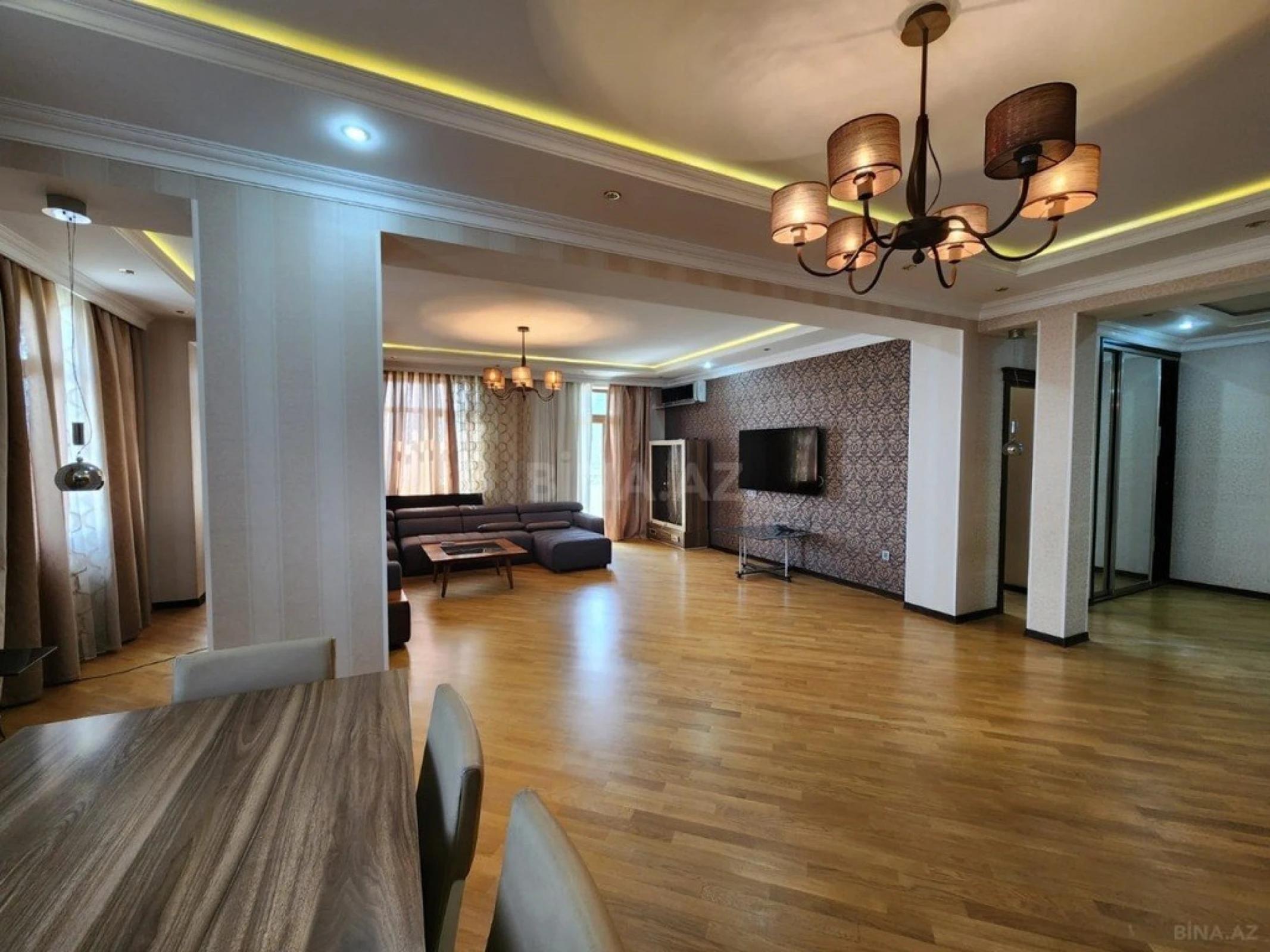 Kirayə verilir 3 otaqlı mənzil 170 m²