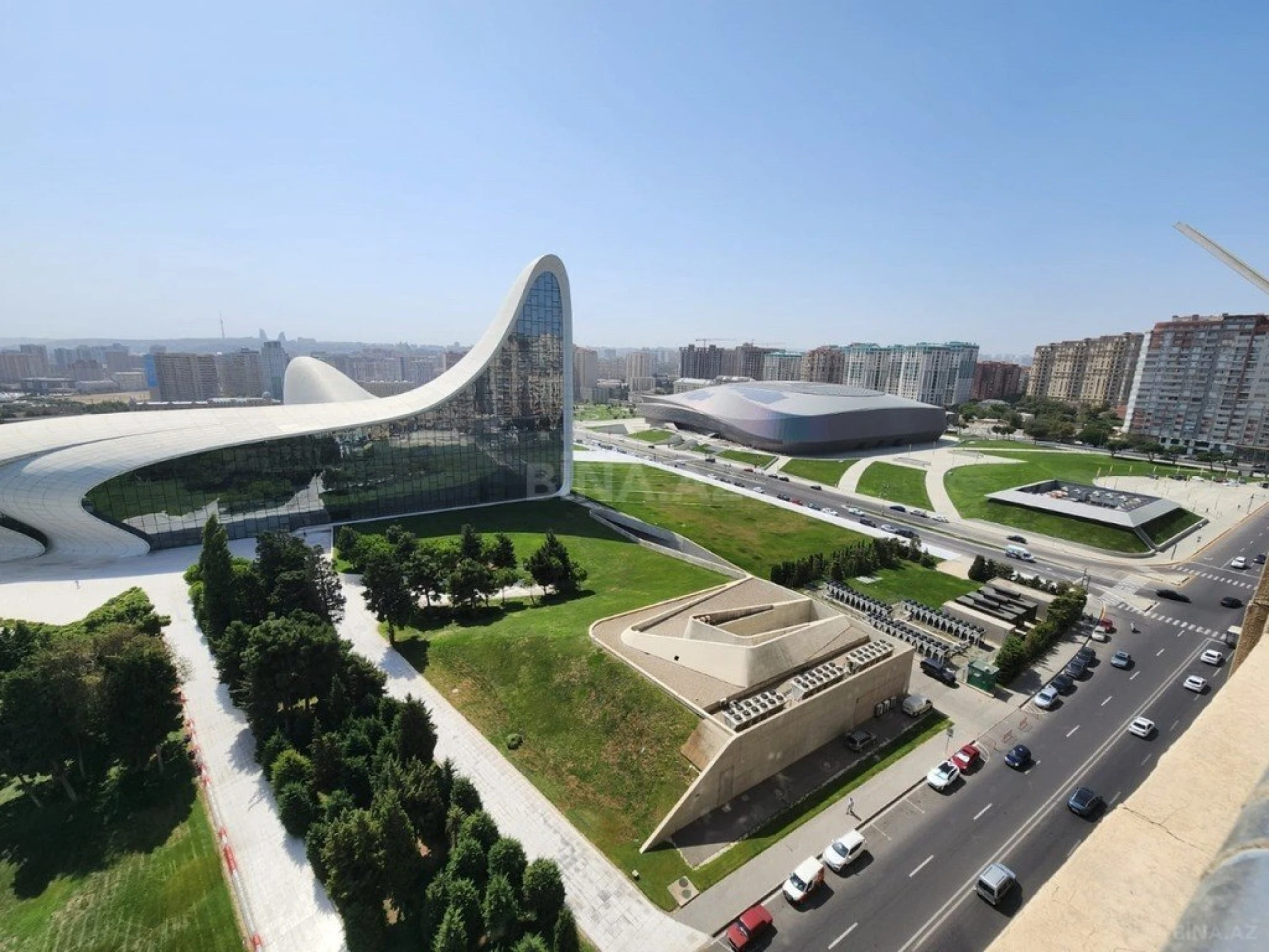 Kirayə verilir 3 otaqlı mənzil 170 m²