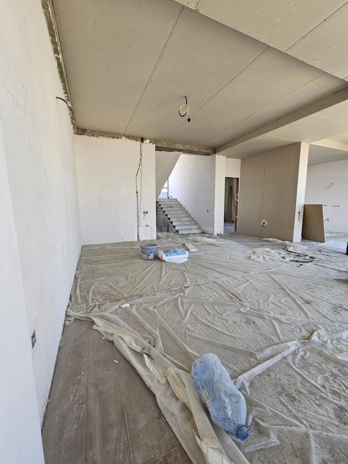 Satılır 6 otaqlı həyət evi 300 m²