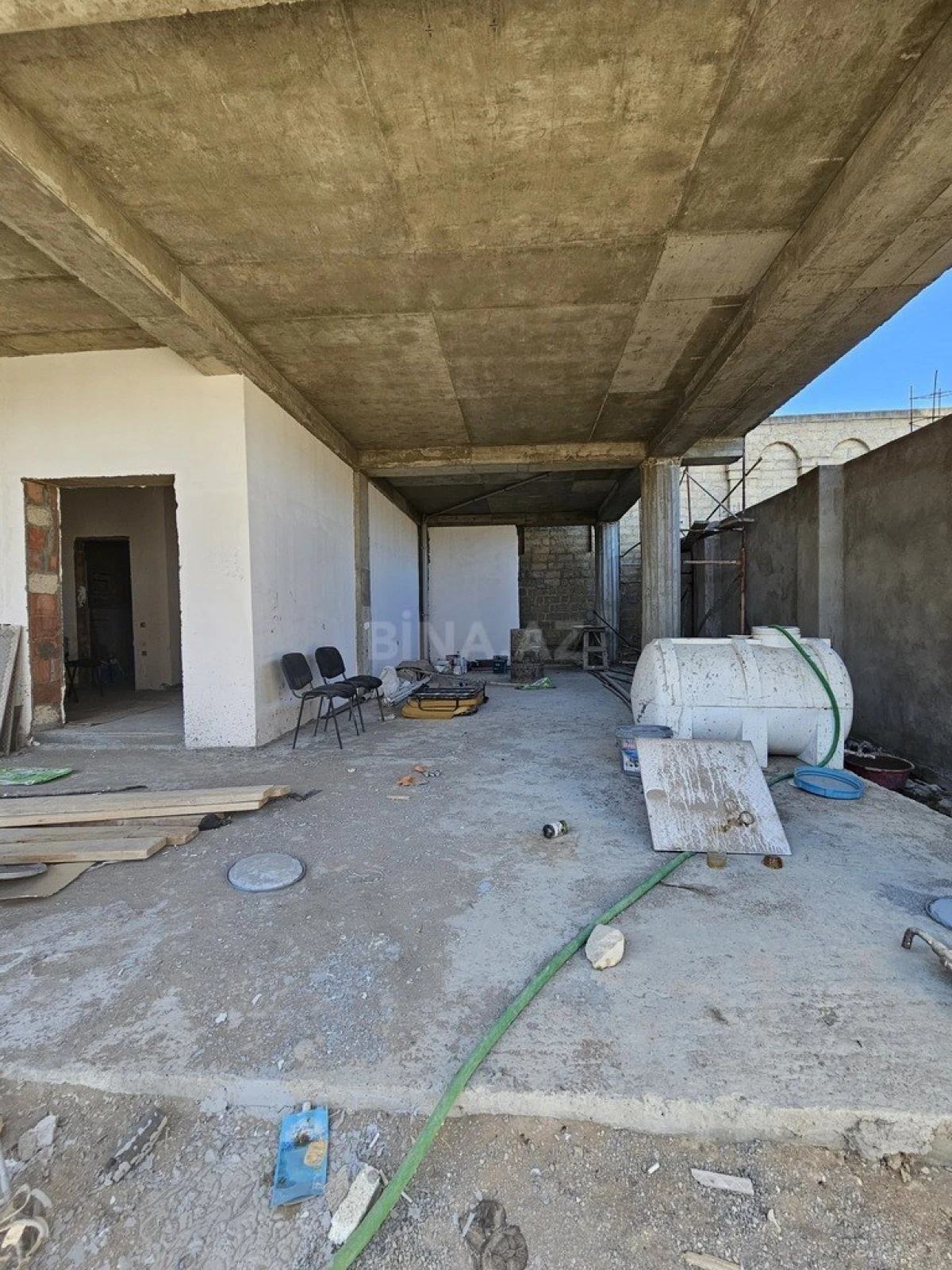 Satılır 6 otaqlı həyət evi 300 m²