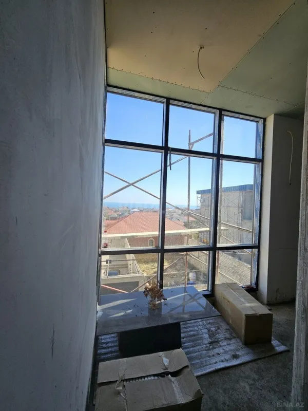 Satılır 6 otaqlı həyət evi 300 m²