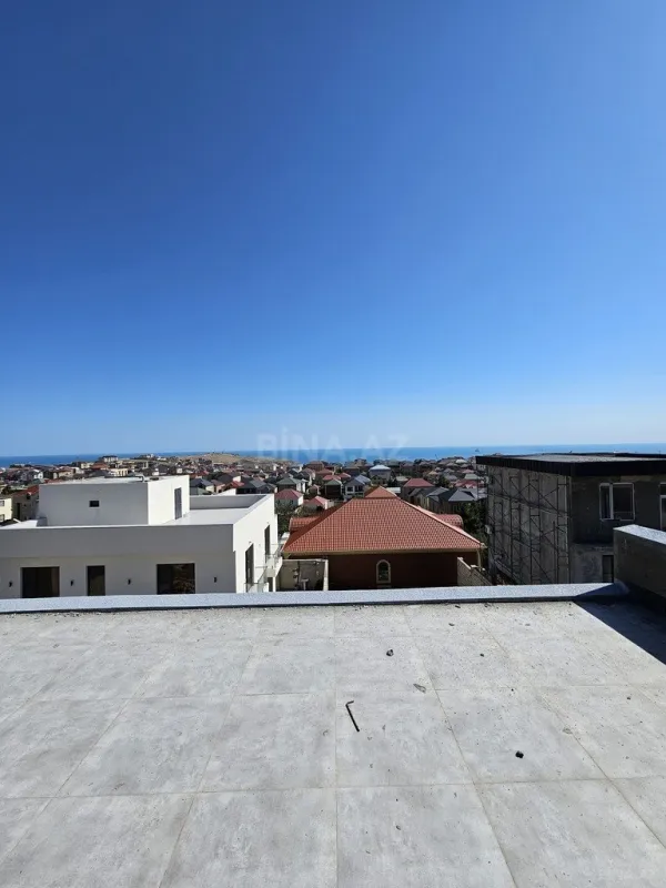 Satılır 6 otaqlı həyət evi 300 m²