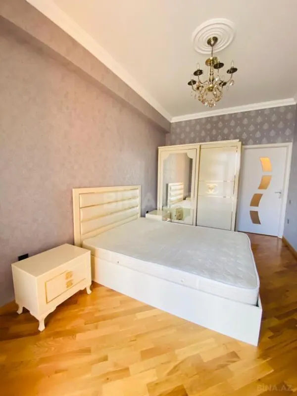Kirayə verilir 2 otaqlı mənzil 80 m²
