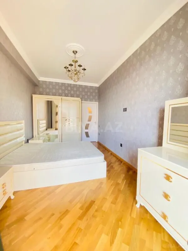 Kirayə verilir 2 otaqlı mənzil 80 m²