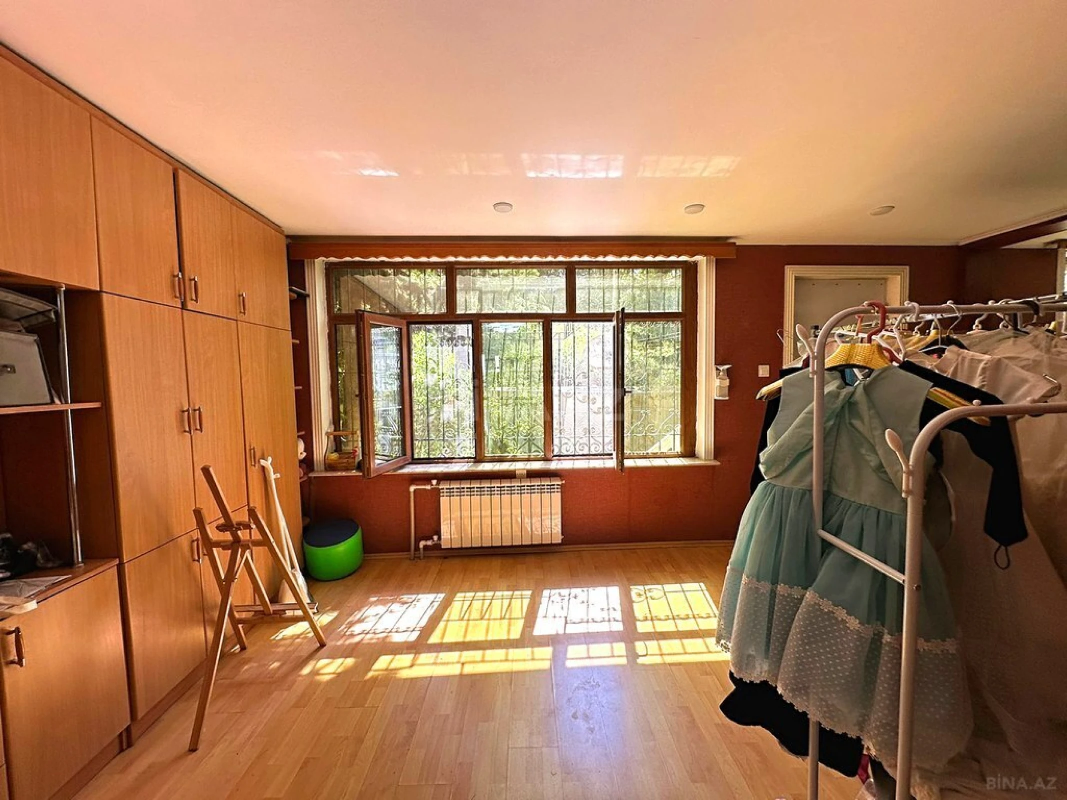 Satılır 5 otaqlı mənzil 140 m²