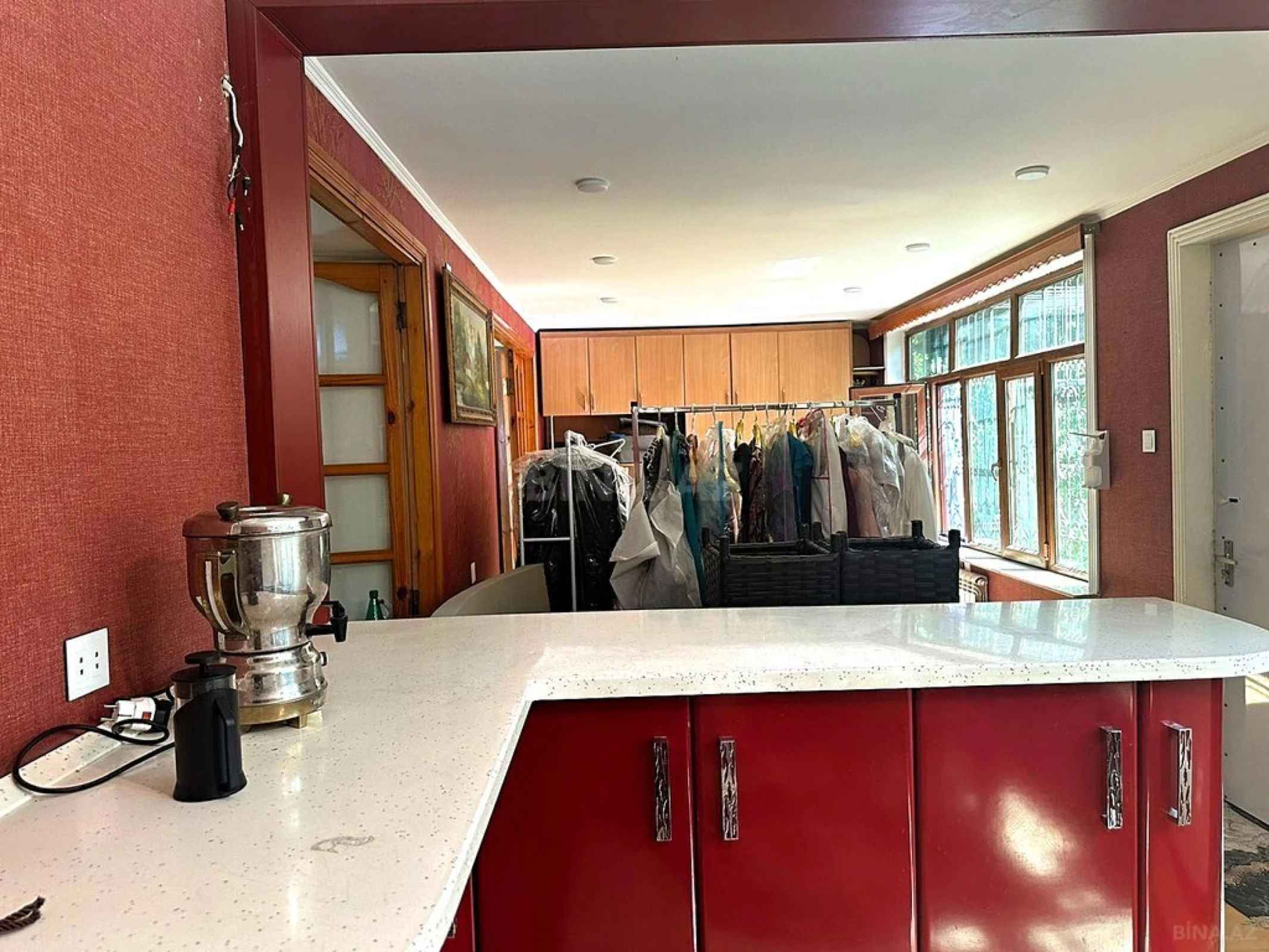 Satılır 5 otaqlı mənzil 140 m²