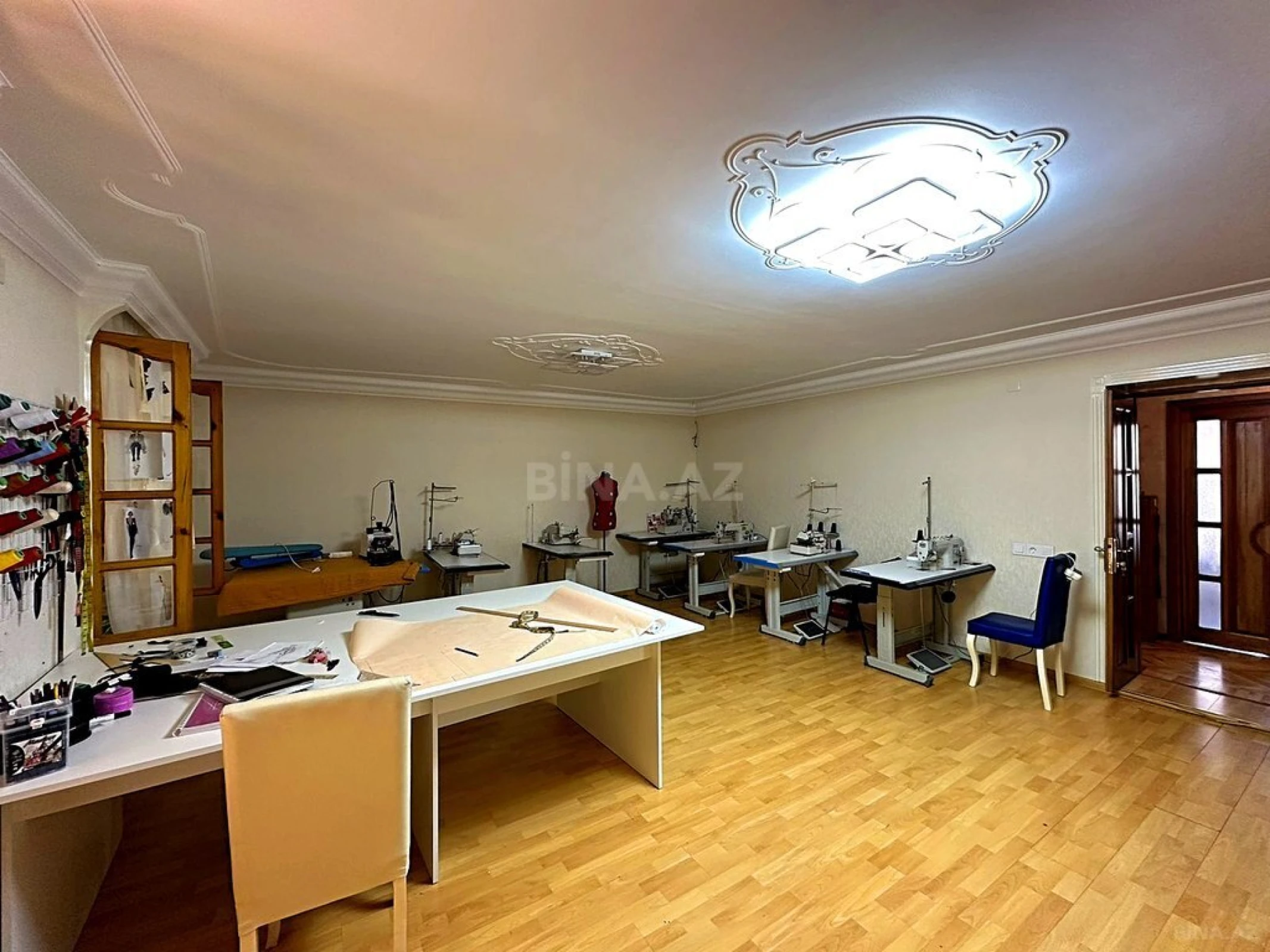 Satılır 5 otaqlı mənzil 140 m²