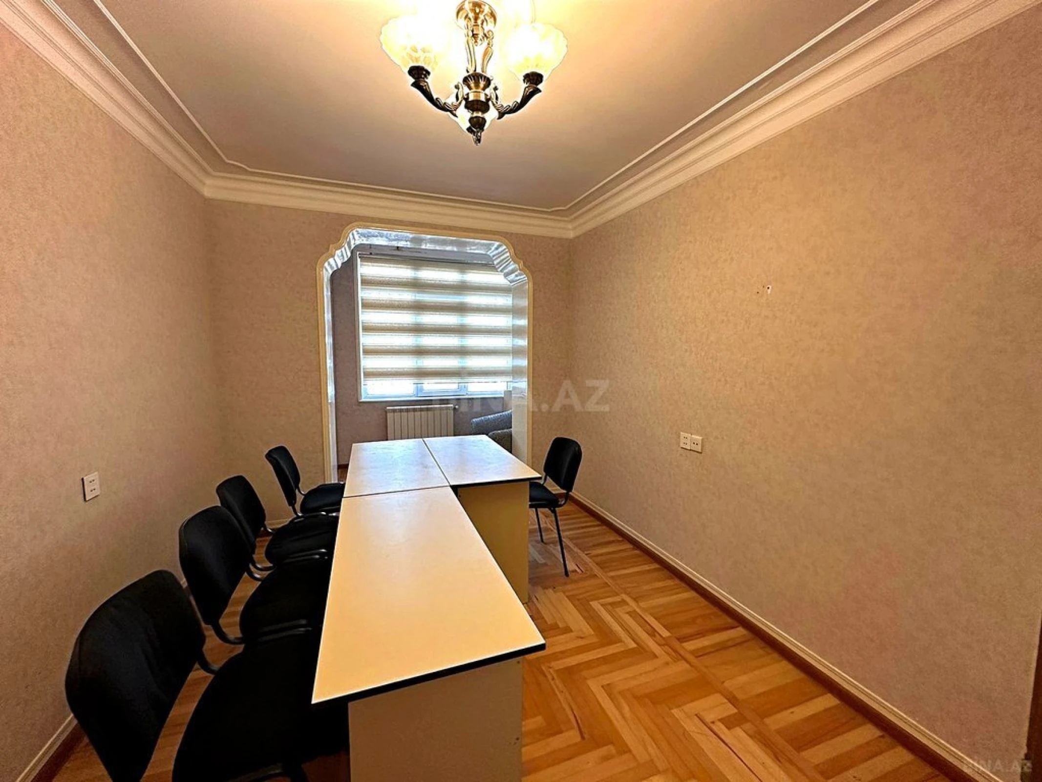 Satılır 5 otaqlı mənzil 140 m²